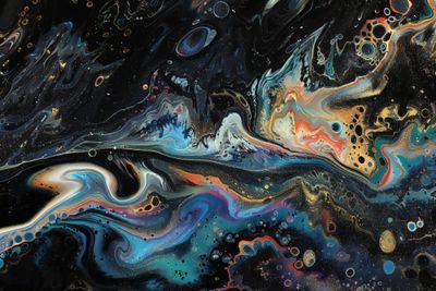 Kosmische Opaleszenz: Abstrakte Fluid-Kunst